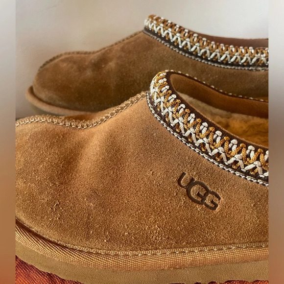 UGG Other - UGG slip on moccasins